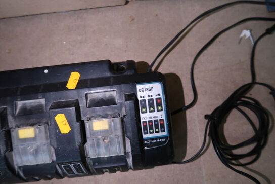 Lader til 4 batterier MAKITA