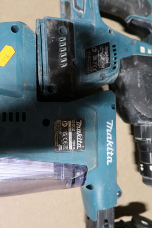 Akku borehammer MAKITA DHR243 med udsugningsadapter