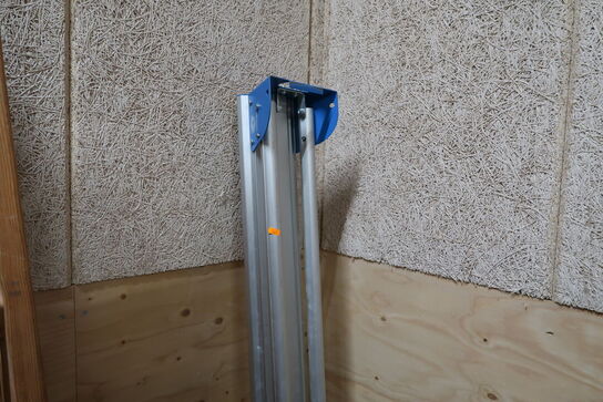 Arbejdsbord med kabelafruller LINDAB