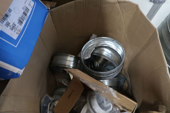 Kasse med ventilationsfitting