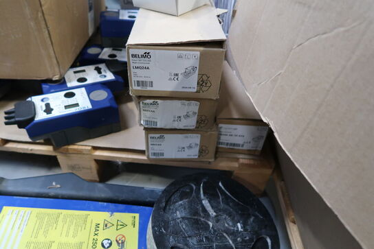 Palle med div. Varelager GEOPAL, TROX TECHNIK m.fl.