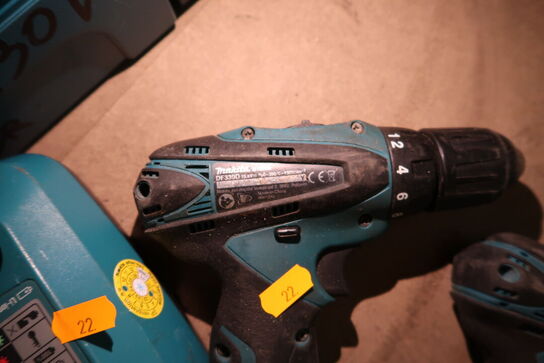 2 stk. akku håndværktøj MAKITA DF330D med 2 stk. batterier og lader