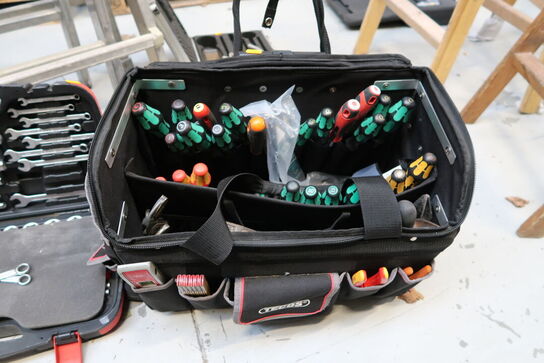 Værktøjstaske med div. Værktøj