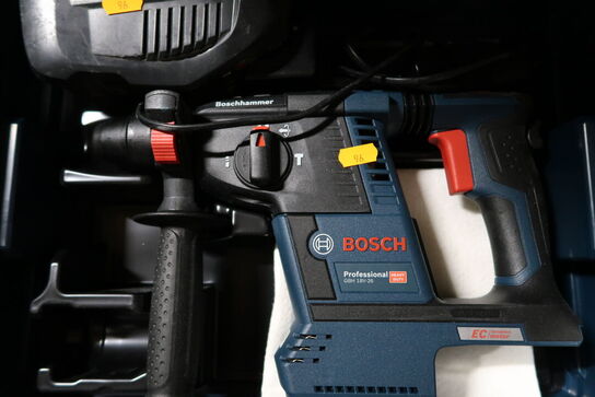 Akku borehammer BOSCH Professional GBH 18V-26 med 2 stk. ladere og batteri