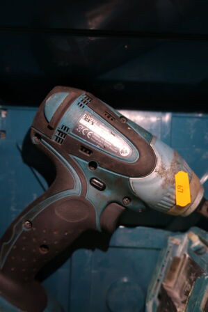 2 stk. akku håndværktøj MAKITA DJV181, DTW251