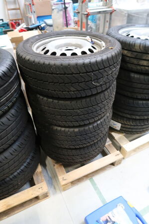 4 stk. fælge med dæk DUNLOP 225/55 R 17 C