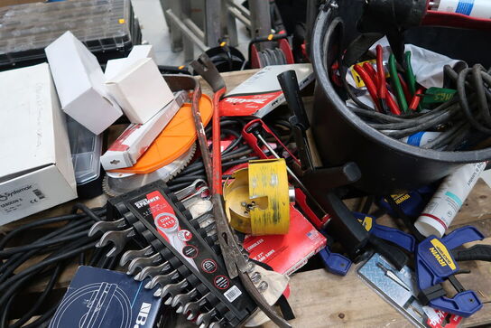 Palle med div. Værktøj m.m.