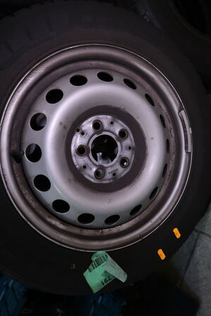 4 stk. fælge med dæk MICHELIN 195/65R16C