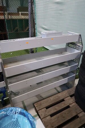 Reolsystem til varebil