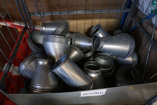 Palle med div. Ventilationsfittings