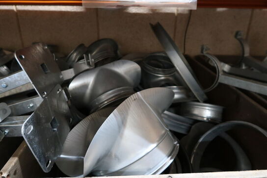 Palle med div. Ventilationsfittings