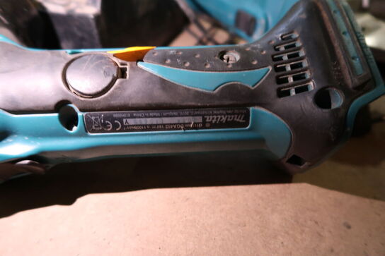 2 stk. akku håndværktøj MAKITA DGA452, DJS161 med lader