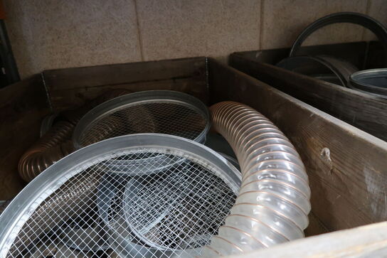 Palle med div. Ventilationsfittings