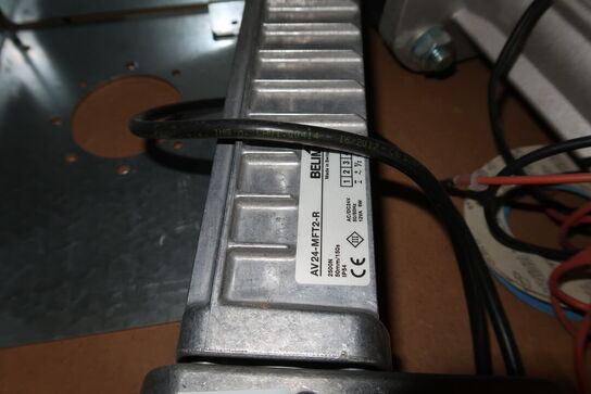 Reol med div. Reservedele