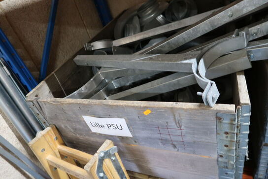 Palle med div. Ventilationsfittings