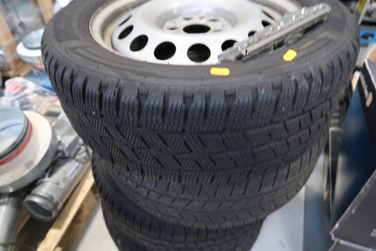 4 stk. fælge med dæk HANKOOK 225/55 R 17 C