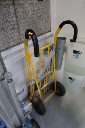 Sækkevogn samt demineraliseretvand