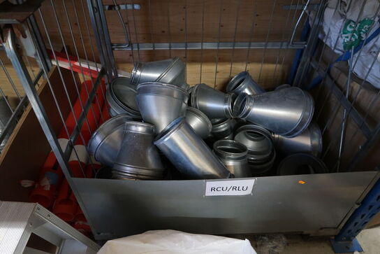 Palle med div. Ventilationsfittings