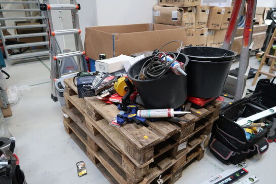 Palle med div. Værktøj m.m.