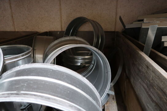 Palle med div. Ventilationsfittings