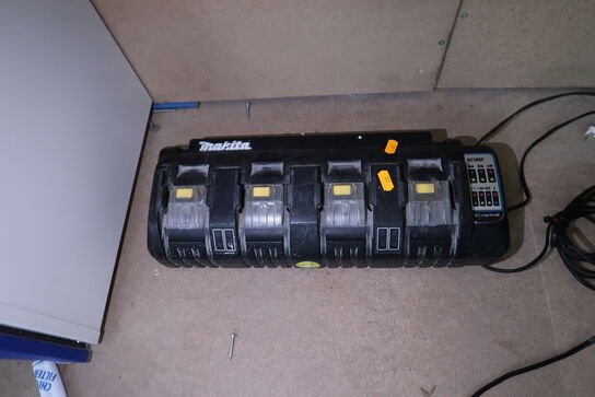 Lader til 4 batterier MAKITA