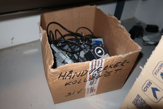 Reol med div. Reservedele