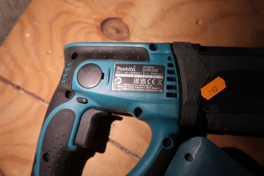 Akku slagboremaskine MAKITA DHR202 med udsugningsadapter