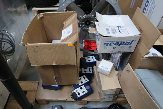 Palle med div. Varelager GEOPAL, TROX TECHNIK m.fl.