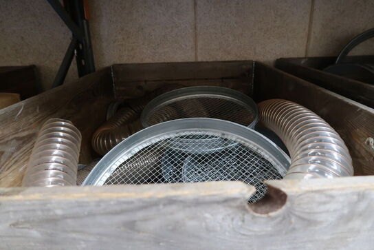 Palle med div. Ventilationsfittings