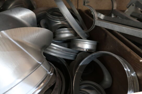 Palle med div. Ventilationsfittings