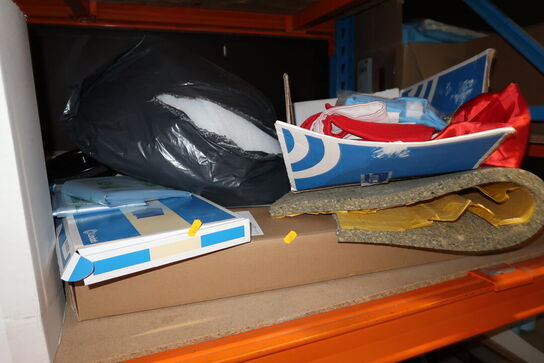 Hylde med div. Kopipapir IGEPA m.m.