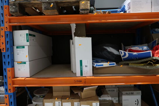 Hylde med div. Kopipapir IGEPA m.m.