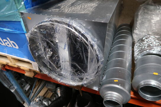 Div. Ventilationsdele samt palle med flexslanger