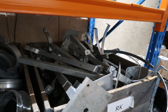 Palle med div. Beslag m.m.