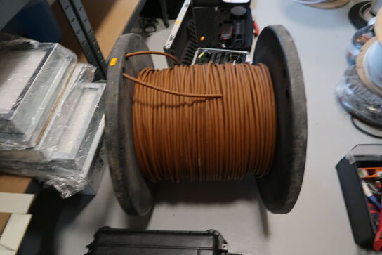 Kabeltromle med div. Kabel