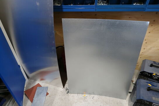 3 stk. sortimentsreoler med indhold samt div. Jern m.m.