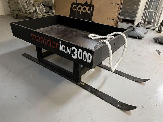 Udstillings Kælk i træ