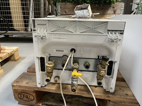 Gasfyr og Varmvandsbeholder