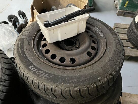 7. Stk. Dæk med stål fælge