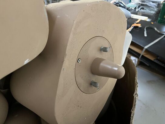 Kasse med Mannequindukker