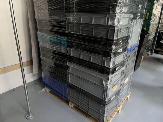 Palle med Assoreteret Plast Kasser