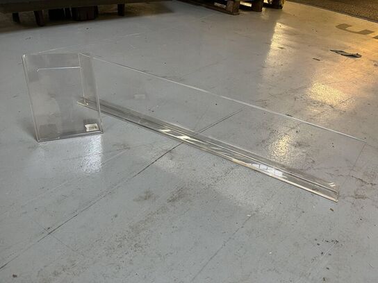 Udstillings holder i plast 