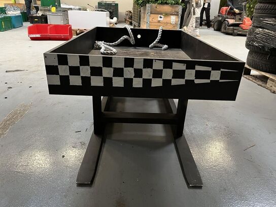 Udstillings Kælk i træ