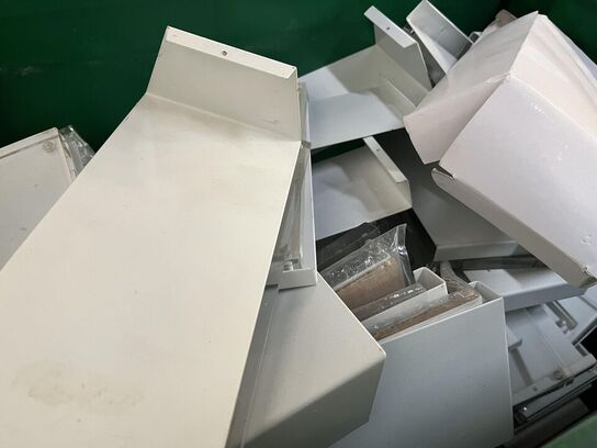 Butiks ophæng med gitter og hylde ophæng