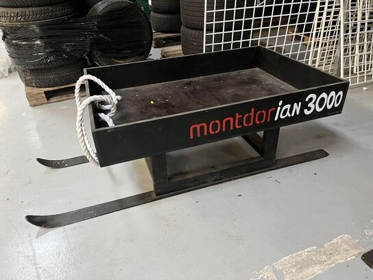 Udstillings Kælk i træ