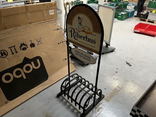 Butik Skilt  m. Cykel stativ