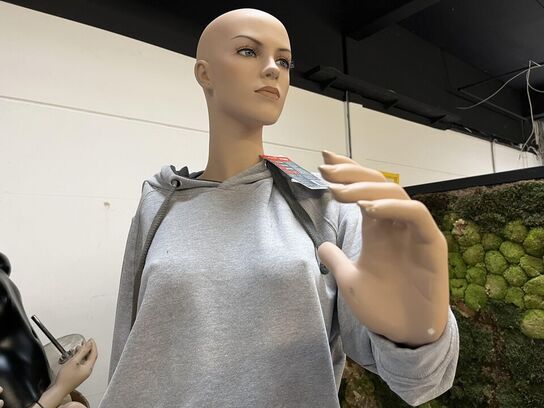 7. Stk. Mannequindukker m.Tøj