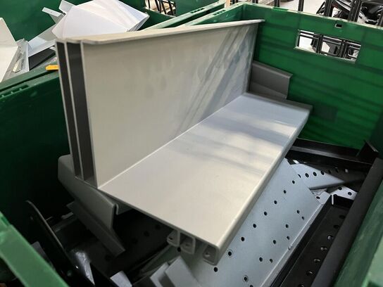 Butiks ophæng med gitter og hylde ophæng