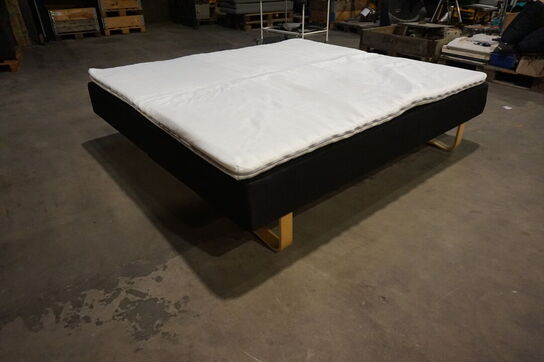 Huma Premium boxmadrasseng 180x200 cm med meder og topmadras 