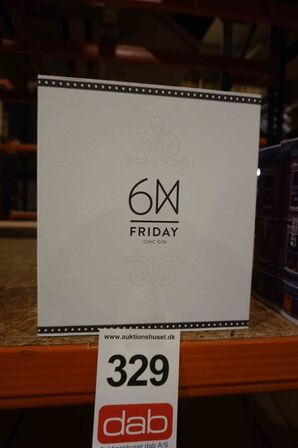 Friday Chic Gin gaveæske 70 cl 40%